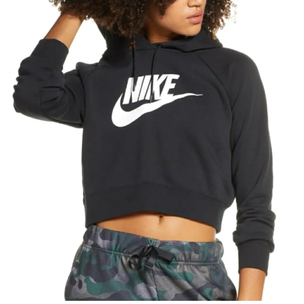 Nike Cropped Hoodie. Women’s Size Large
